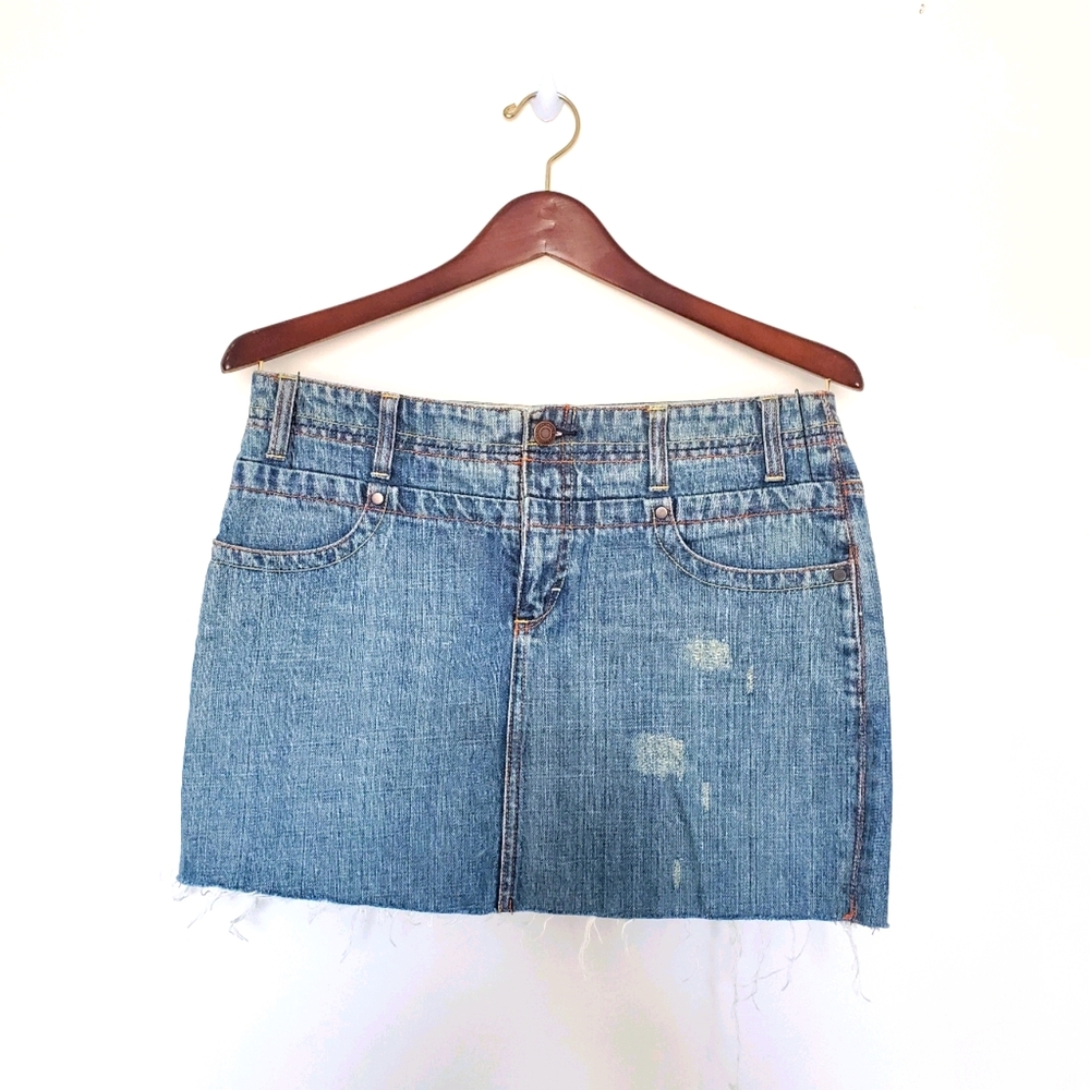 NWOT American Eagle Denim Distressed Mini - Size 6